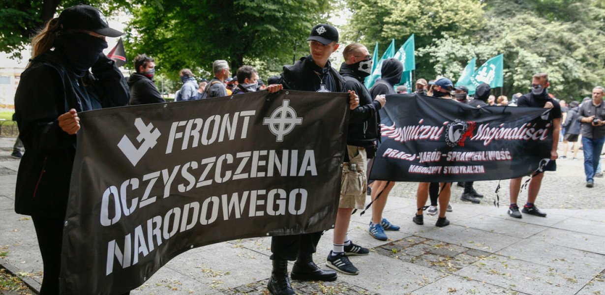 Nemzetiszocialista aktivistát engedett ki a börtönből a lengyel igazságügyi miniszter