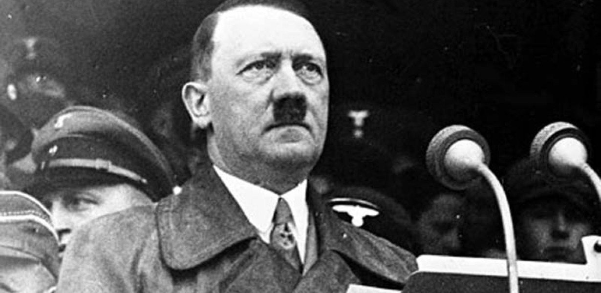 A Führer beszéde a horogkereszt állami szimbólummá tételekor