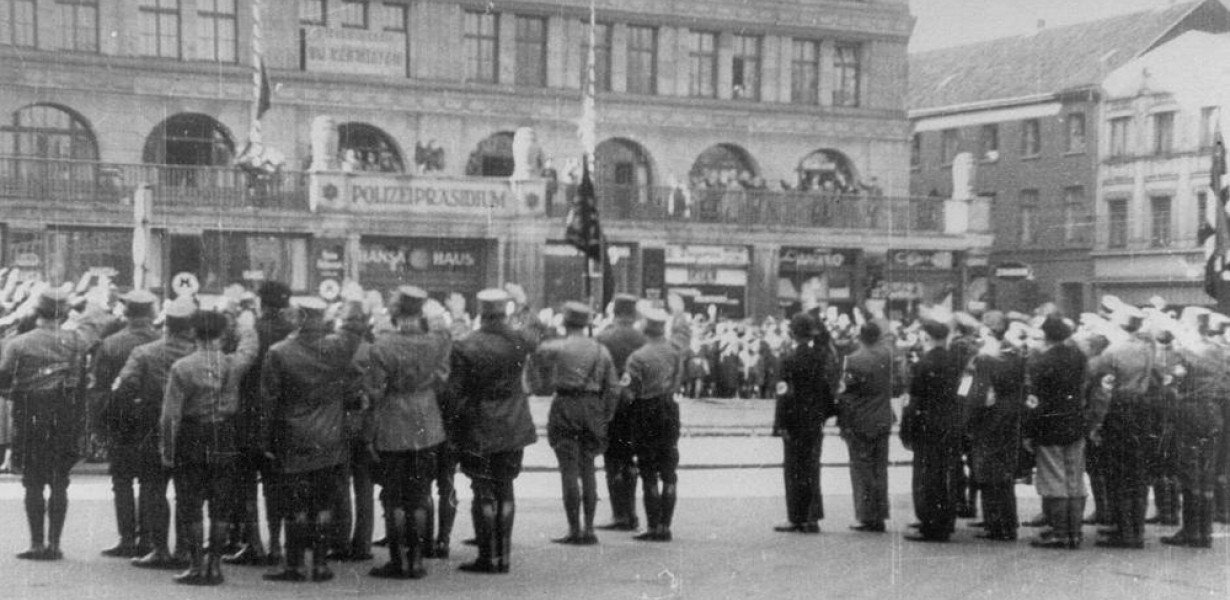 Tóratekercset avattak az egykori NSDAP-főhadiszállás épületében