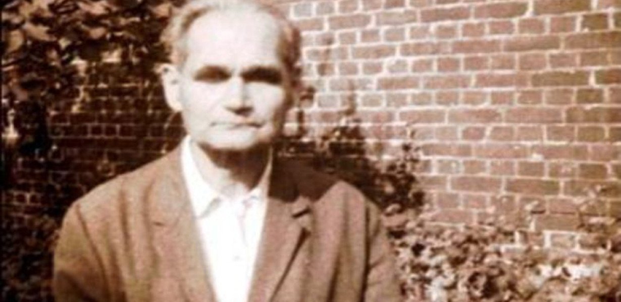 A „világbéke elleni összeesküvés” miatt ítélték el a békéért Nagy-Britanniába repülő Rudolf Hess-t