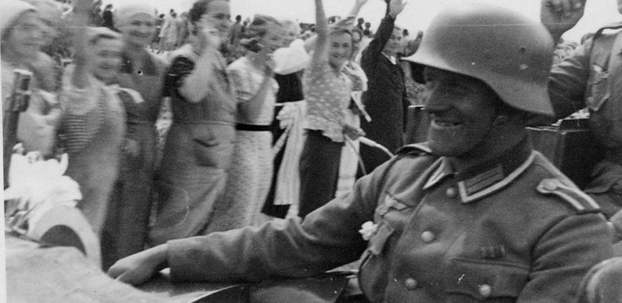 Blumenkrieg: Virágokkal várták az Anschluss idején bevonuló német katonákat