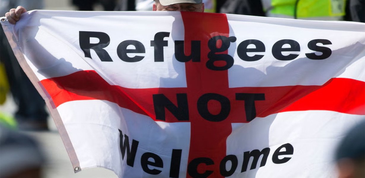 Migránsellenes bejegyzésekért börtön jár Nagy-Britanniában