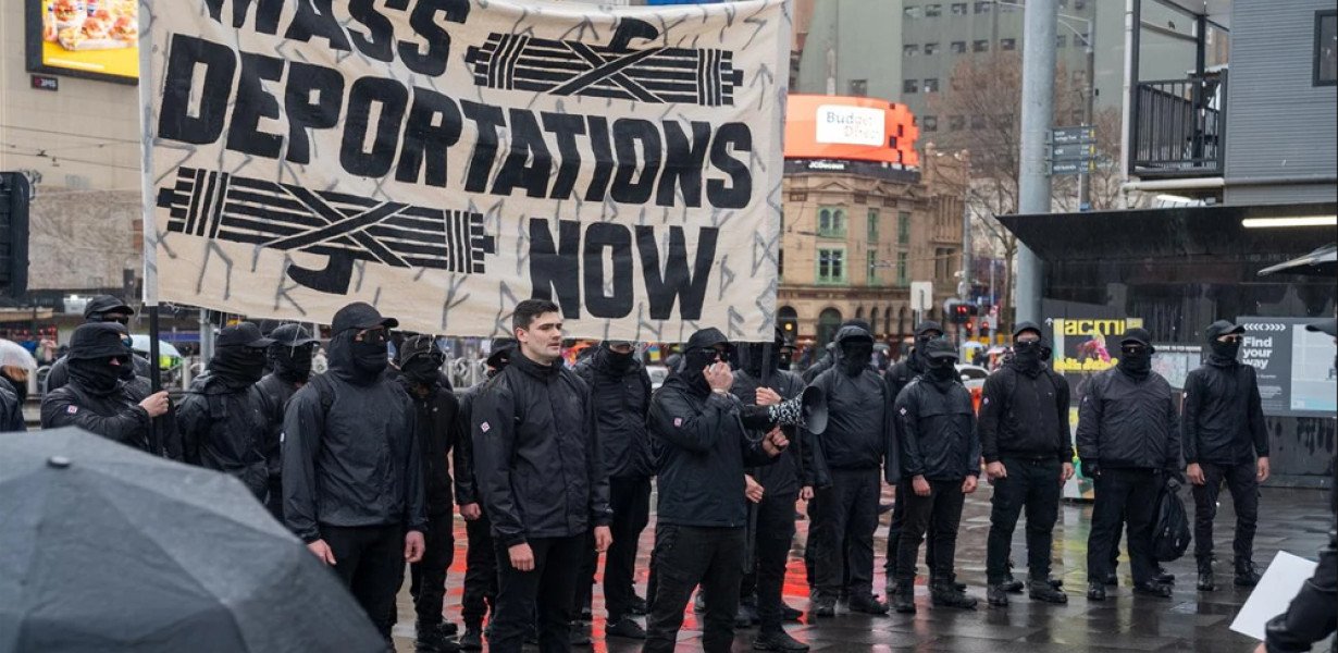 A tömeges deportálásért tüntettek az ausztrál nemzetiszocialisták