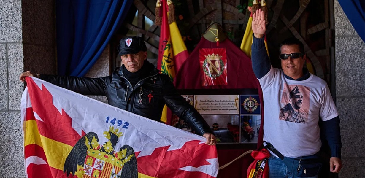 Madridban több száz fasiszta vonult fel Franco halálának 50. évfordulóján