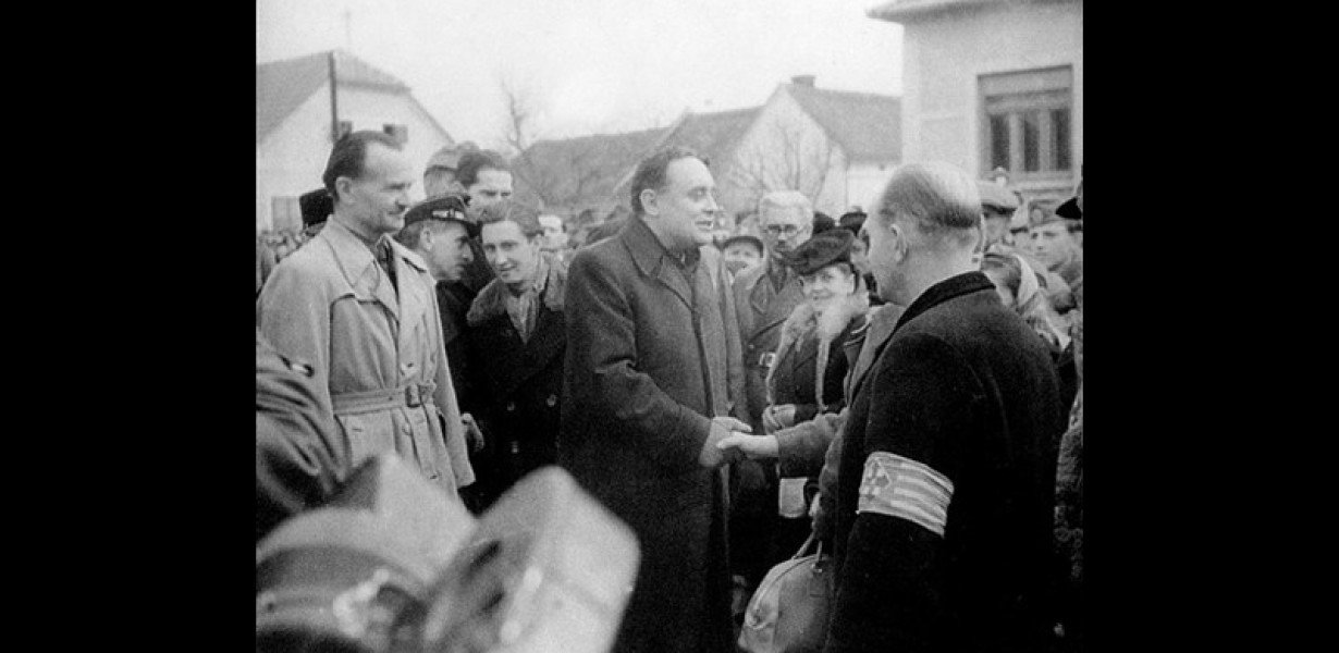 Szálasi Ferenc nemzetvezető látogatása a Zala megyei Nova faluban