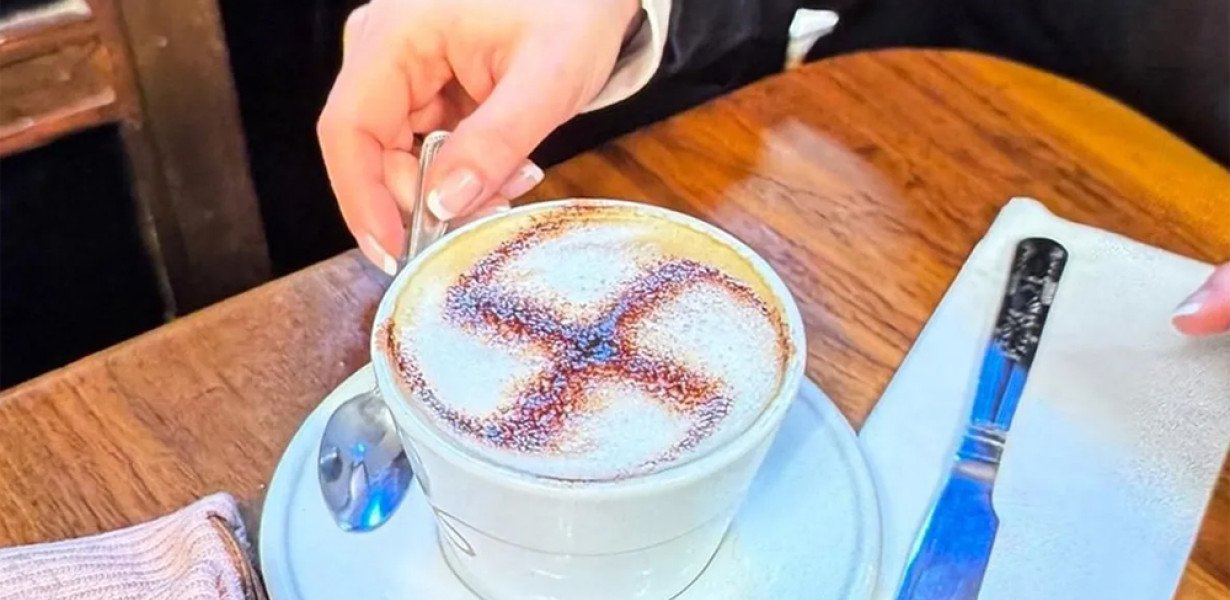 Most éppen szvasztikás cappuccino miatt ajvékolnak Jahve ajándékai