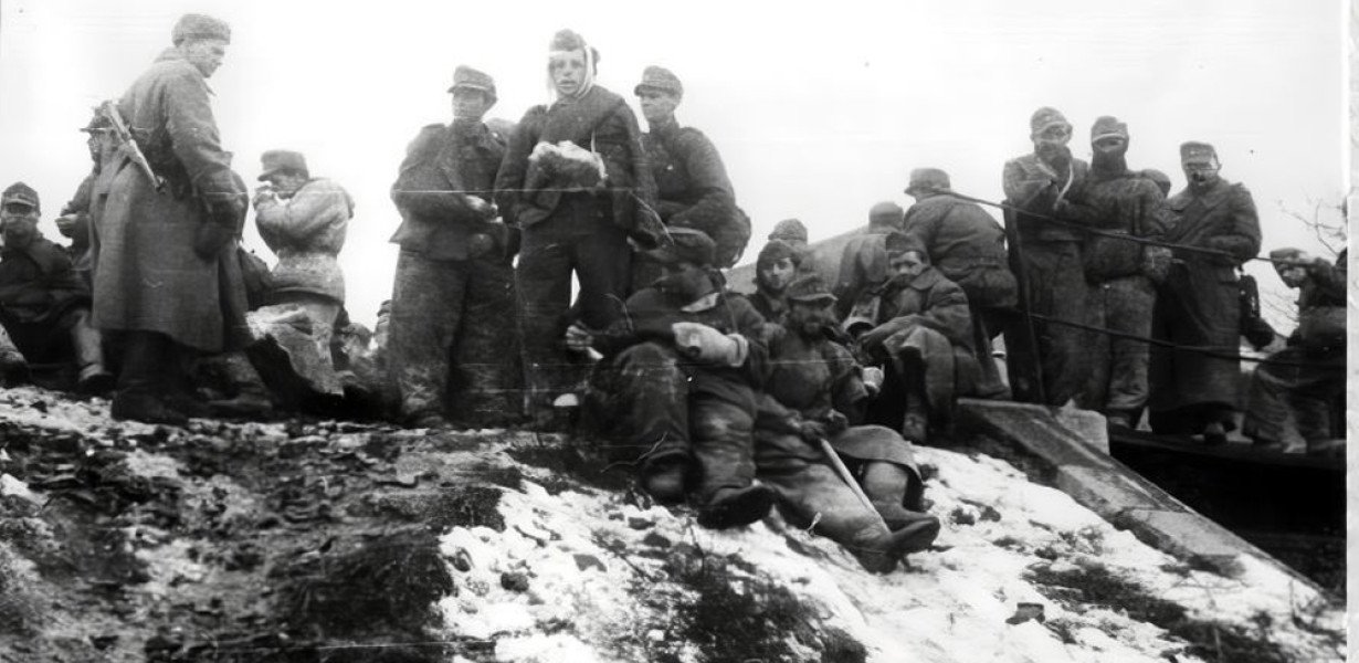 Hadifogoly Híradó: „Amerikai és francia táborokban”