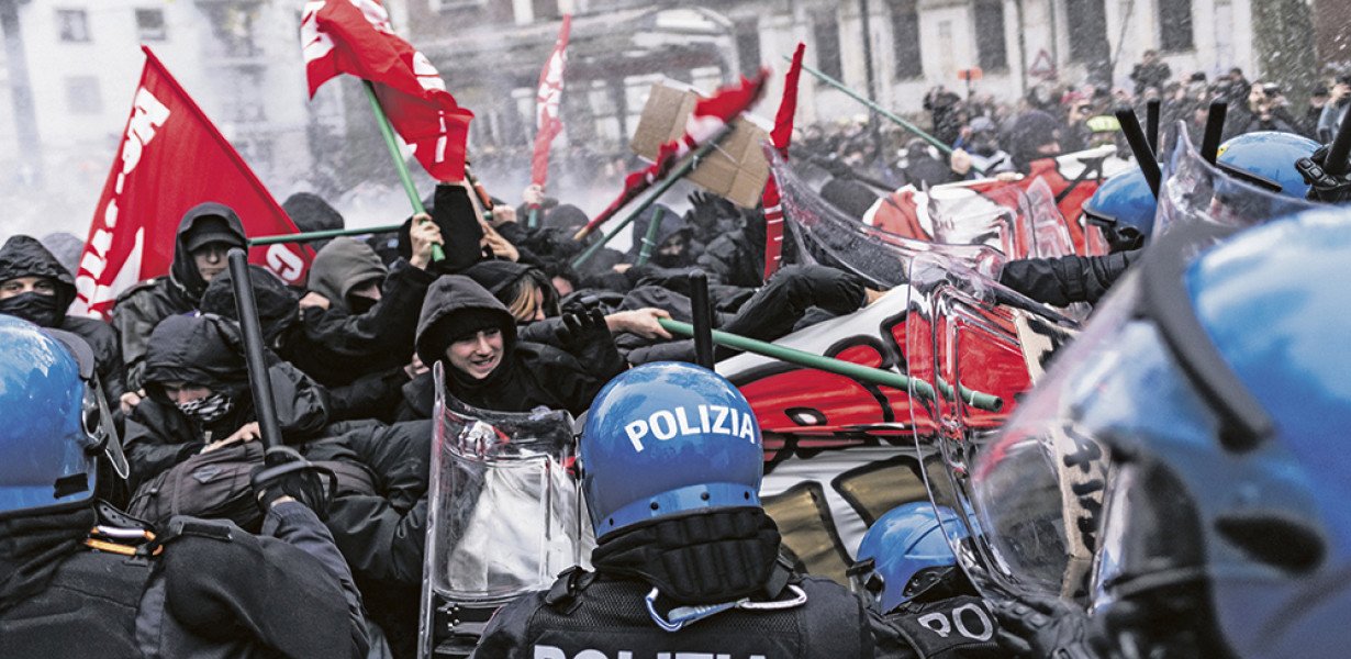 Szétverték Torinót az antifa terroristák