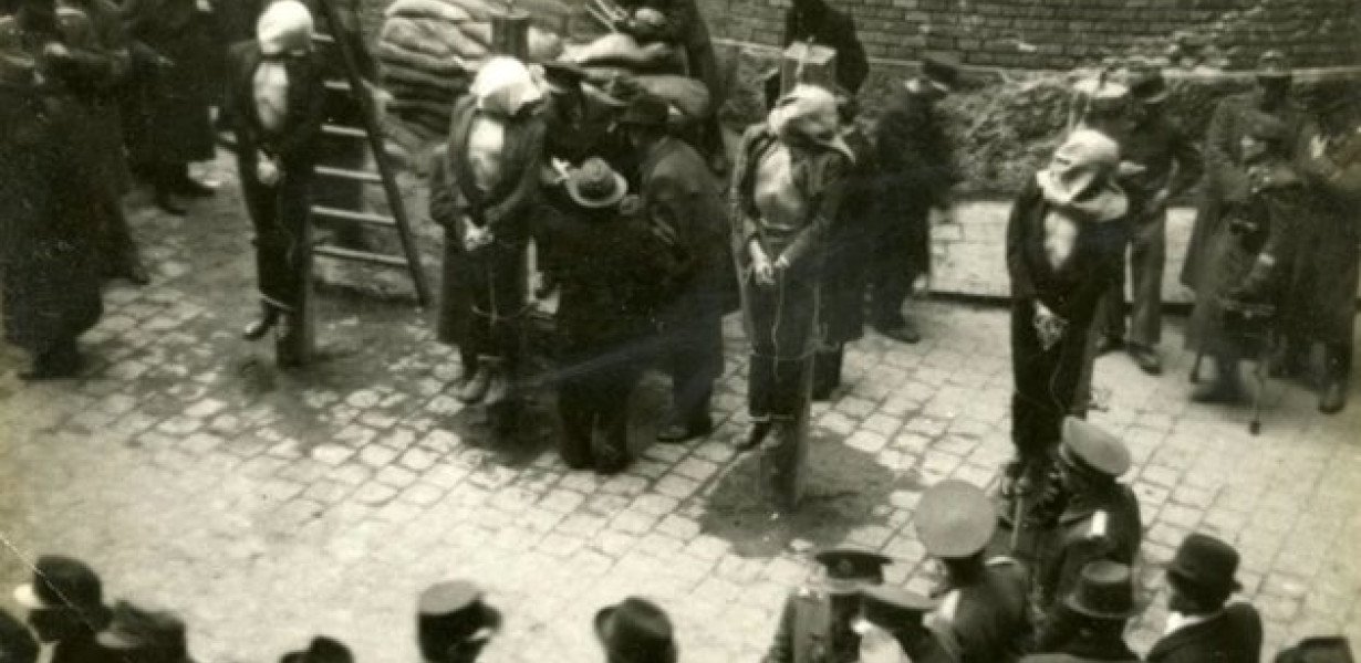 Évtizedekig egy fiókban porosadtak ezek a fotók Szálasi Ferenc kivégzéséről
