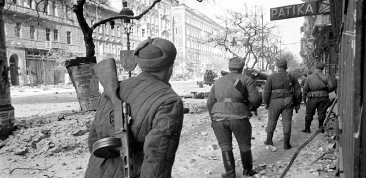 Budapest ostroma után 76 évvel is golyónyomok borítják a házfalakat