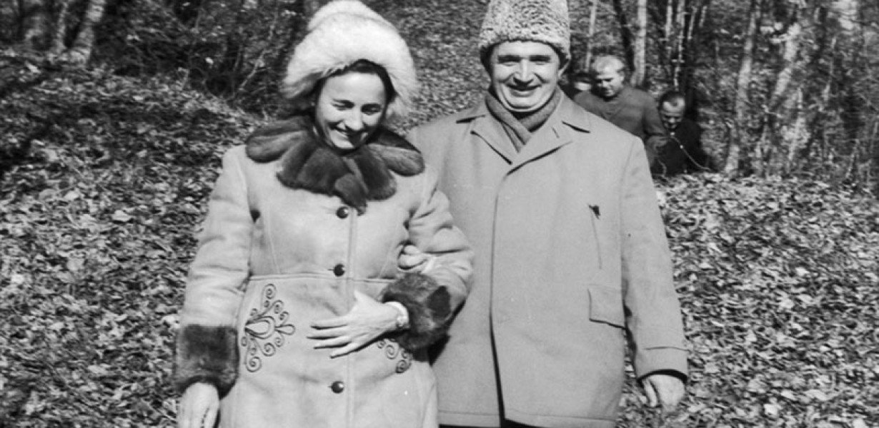 Figyelmeztették Erzsébet királynőt a franciák 1978-ban: a meghívott Ceausescu-házaspár bizonyára lopni próbál majd